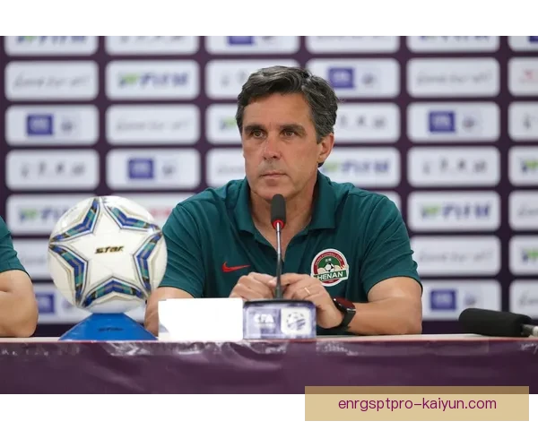 勒沃主帅风格渐趋明确，球队战术执行力持续提升