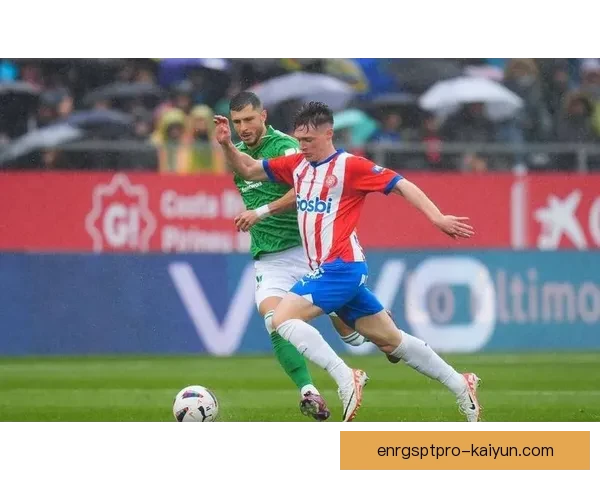 西甲赛季中西甲绿白荣耀球队状态回暖，展现出强劲竞争力