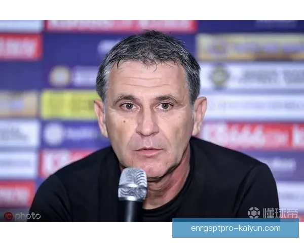 沙勒罗瓦主帅风格在战术运用上逐渐趋向多样化，值得关注其未来发展方向。